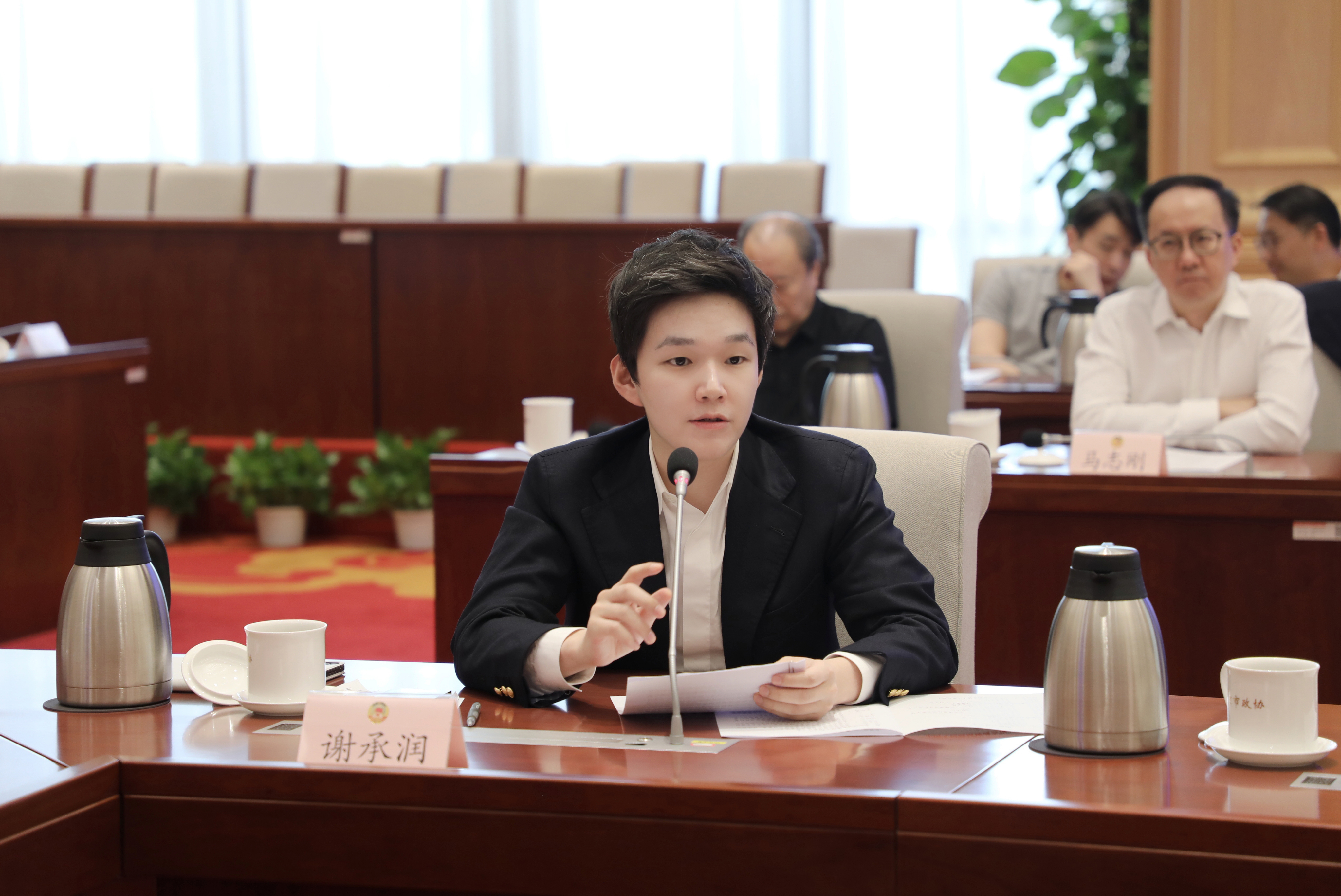 л�����ϯ��������Э�ڶ����ȸ۰�ίԱѧϰ��̸�� ��������ҽҩ��������