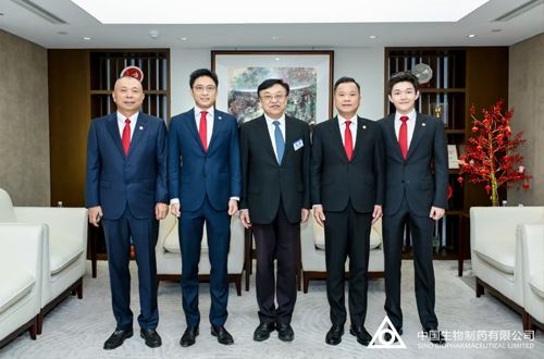 海南省委书记冯飞一行到访港区省级政协委员联谊会 谢承润：携手开拓琼港相助新篇章